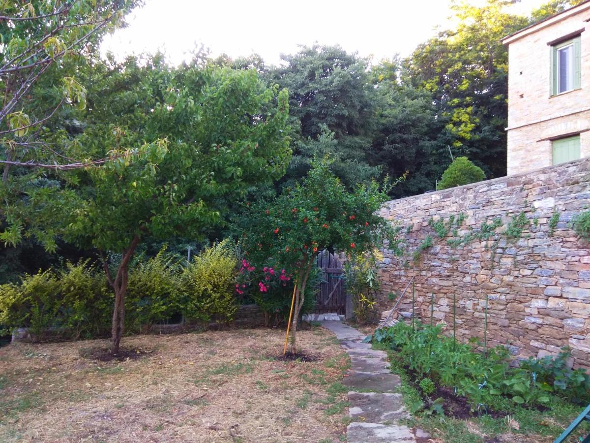 Marina Traditional Stonehouse Afétai Esterno foto
